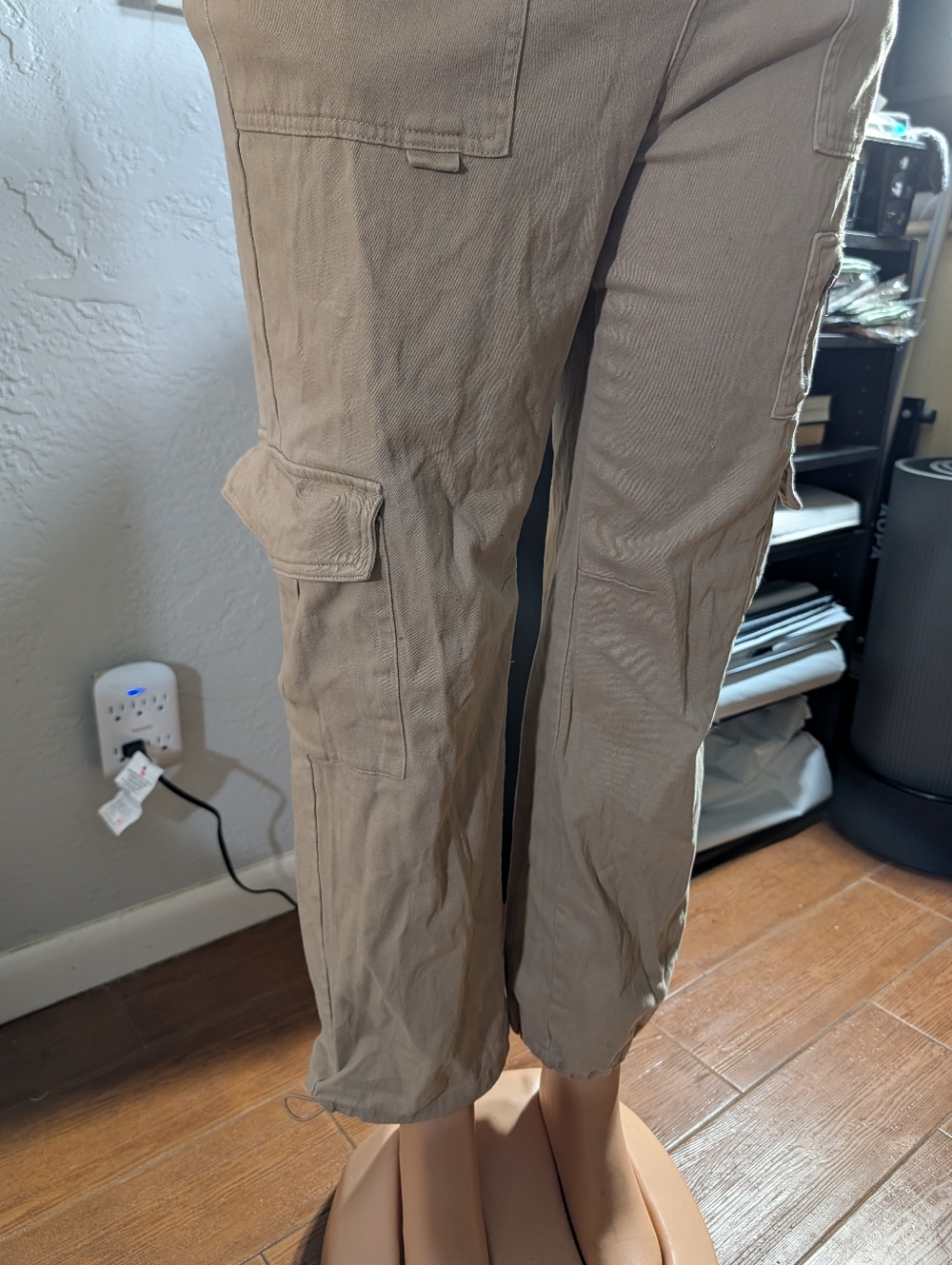 IVIR High Waisted Cargo Pants Y2K-inspired streetwear. Size M - Picture 3 of 8